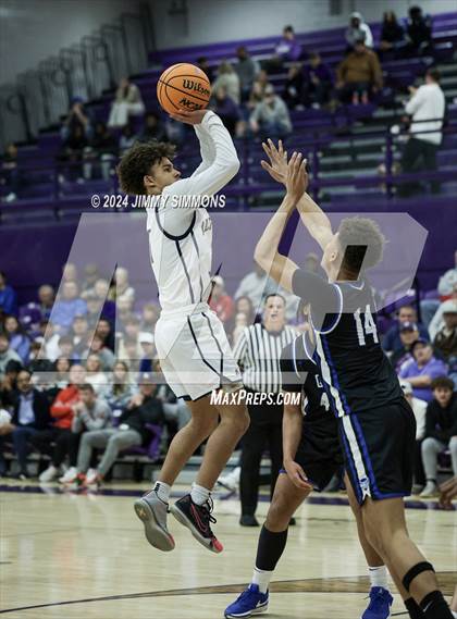 Thumbnail 2 in Quincy vs. Althoff Catholic (Prairie Farma Holiday Classic) photogallery.
