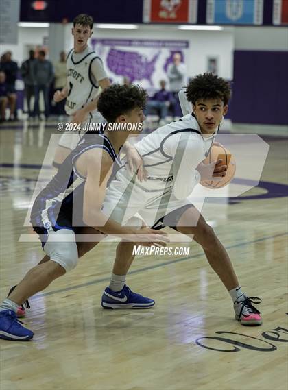 Thumbnail 2 in Quincy vs. Althoff Catholic (Prairie Farma Holiday Classic) photogallery.