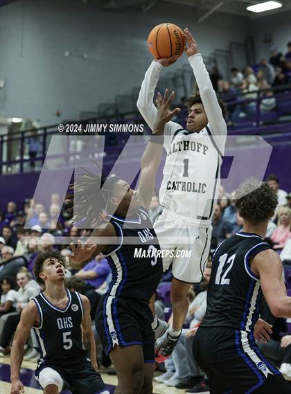 Thumbnail 1 in Quincy vs. Althoff Catholic (Prairie Farma Holiday Classic) photogallery.