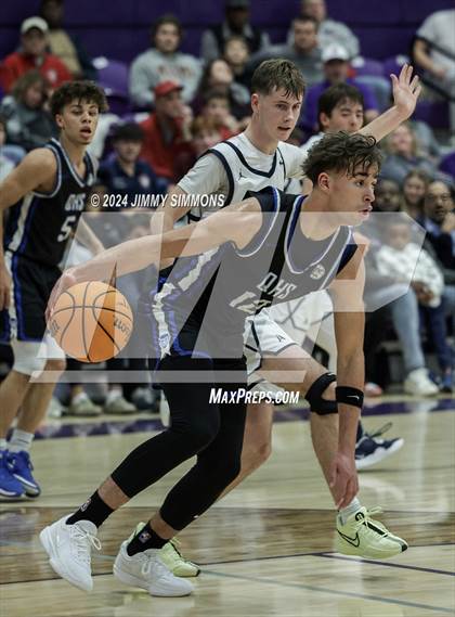 Thumbnail 1 in Quincy vs. Althoff Catholic (Prairie Farma Holiday Classic) photogallery.