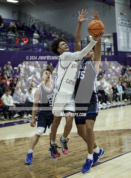 Thumbnail 2 in Quincy vs. Althoff Catholic (Prairie Farma Holiday Classic) photogallery.