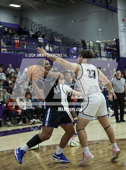 Thumbnail 3 in Quincy vs. Althoff Catholic (Prairie Farma Holiday Classic) photogallery.