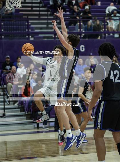 Thumbnail 3 in Quincy vs. Althoff Catholic (Prairie Farma Holiday Classic) photogallery.