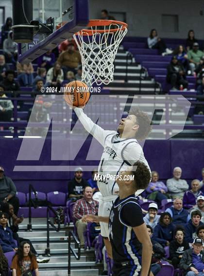Thumbnail 3 in Quincy vs. Althoff Catholic (Prairie Farma Holiday Classic) photogallery.