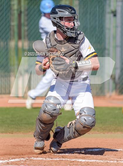Thumbnail 1 in Bishop Kelly vs. Quartz Hill (Coach Bob  Invitational) photogallery.