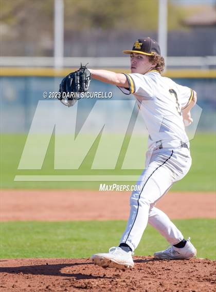 Thumbnail 2 in Bishop Kelly vs. Quartz Hill (Coach Bob  Invitational) photogallery.