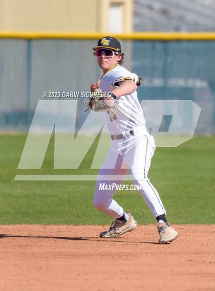 Thumbnail 1 in Bishop Kelly vs. Quartz Hill (Coach Bob  Invitational) photogallery.