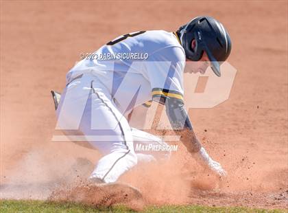 Thumbnail 2 in Bishop Kelly vs. Quartz Hill (Coach Bob  Invitational) photogallery.