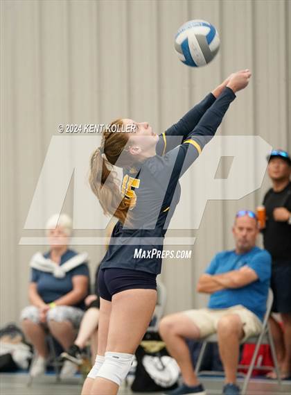Thumbnail 2 in Anchor Bay vs. South Lyon (Motor City Power Series) photogallery.