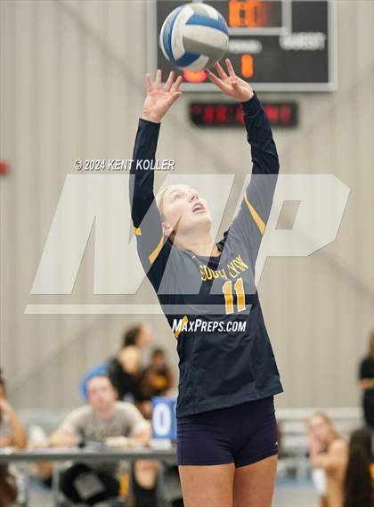 Thumbnail 2 in Anchor Bay vs. South Lyon (Motor City Power Series) photogallery.