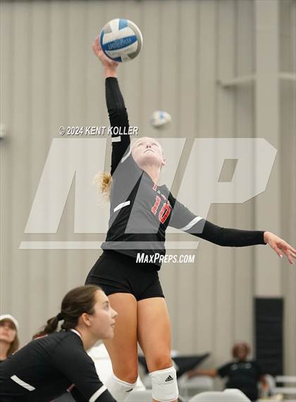 Thumbnail 3 in Anchor Bay vs. South Lyon (Motor City Power Series) photogallery.