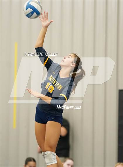 Thumbnail 3 in Anchor Bay vs. South Lyon (Motor City Power Series) photogallery.