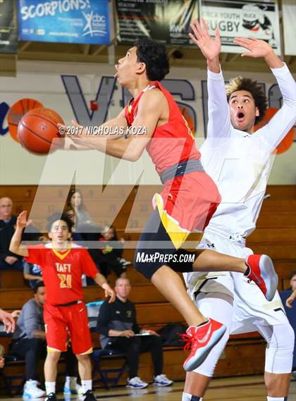 Thumbnail 1 in Oak Park vs. Taft (War on Floor) photogallery.