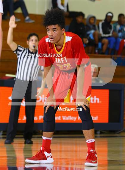 Thumbnail 2 in Oak Park vs. Taft (War on Floor) photogallery.