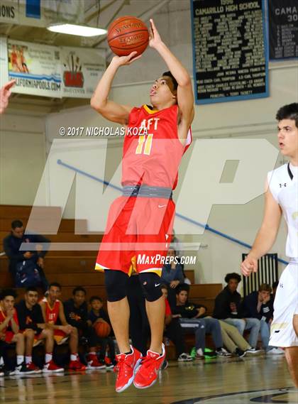 Thumbnail 3 in Oak Park vs. Taft (War on Floor) photogallery.