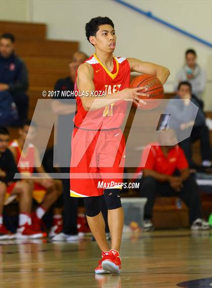 Thumbnail 1 in Oak Park vs. Taft (War on Floor) photogallery.
