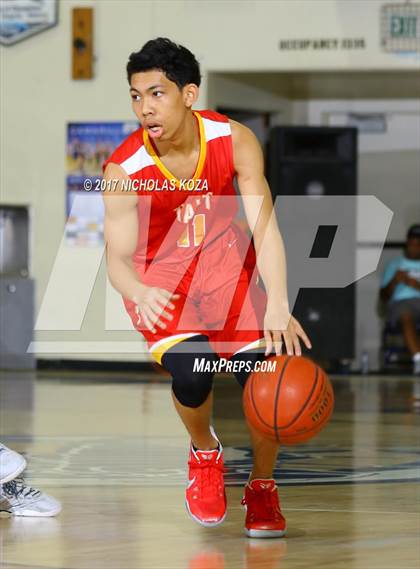 Thumbnail 3 in Oak Park vs. Taft (War on Floor) photogallery.