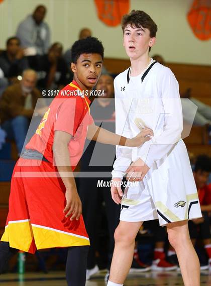 Thumbnail 3 in Oak Park vs. Taft (War on Floor) photogallery.