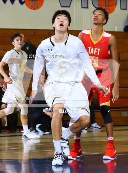 Thumbnail 2 in Oak Park vs. Taft (War on Floor) photogallery.