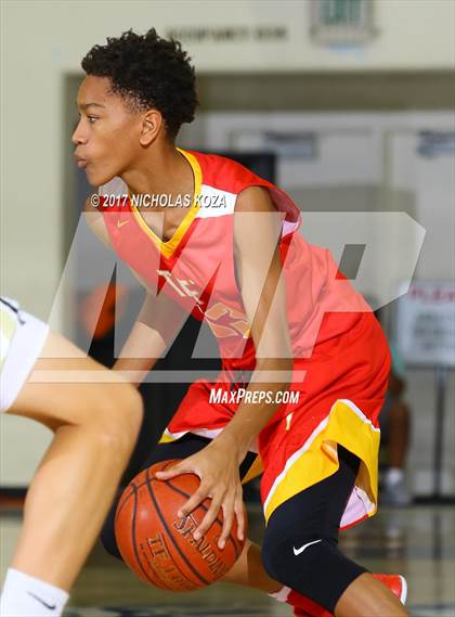 Thumbnail 3 in Oak Park vs. Taft (War on Floor) photogallery.