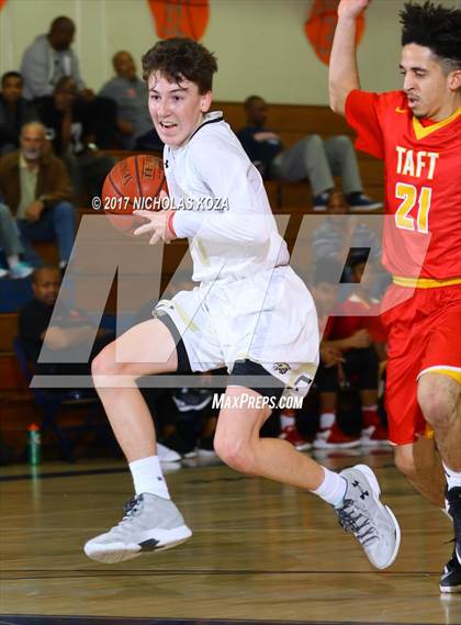 Thumbnail 2 in Oak Park vs. Taft (War on Floor) photogallery.