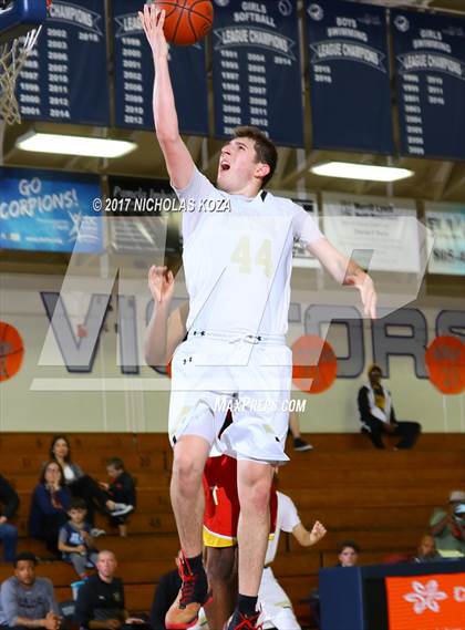 Thumbnail 3 in Oak Park vs. Taft (War on Floor) photogallery.