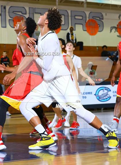Thumbnail 3 in Oak Park vs. Taft (War on Floor) photogallery.