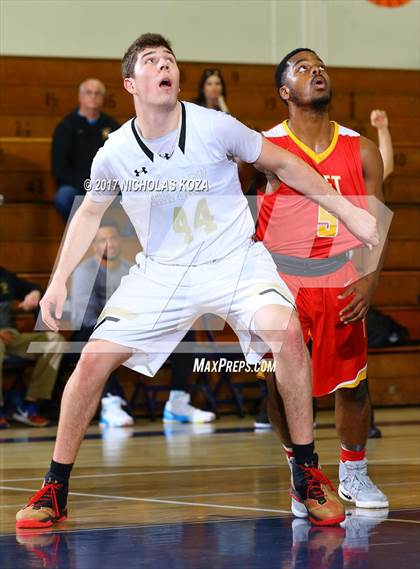 Thumbnail 2 in Oak Park vs. Taft (War on Floor) photogallery.