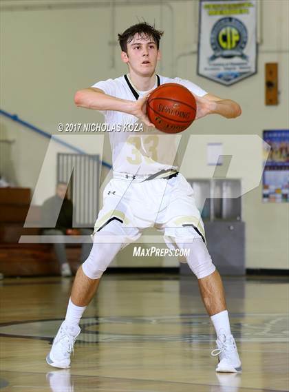 Thumbnail 3 in Oak Park vs. Taft (War on Floor) photogallery.