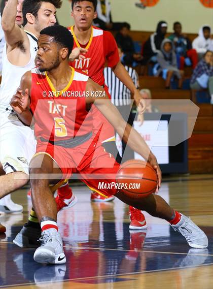 Thumbnail 3 in Oak Park vs. Taft (War on Floor) photogallery.