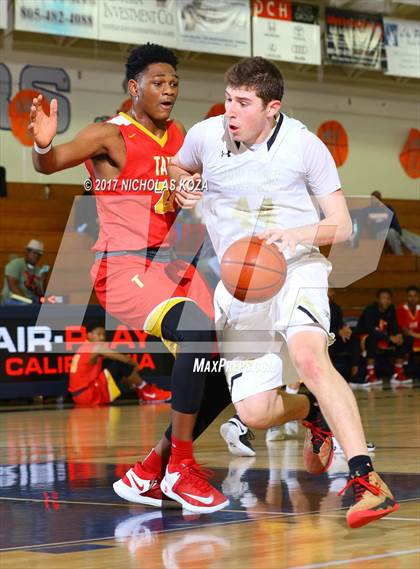 Thumbnail 3 in Oak Park vs. Taft (War on Floor) photogallery.