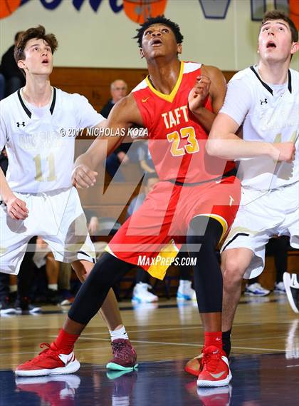 Thumbnail 3 in Oak Park vs. Taft (War on Floor) photogallery.