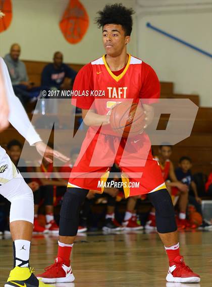 Thumbnail 1 in Oak Park vs. Taft (War on Floor) photogallery.