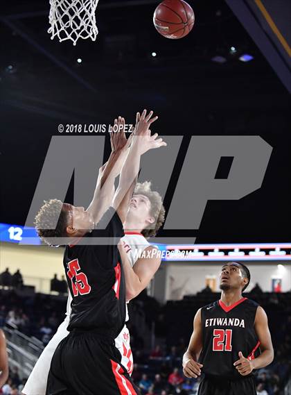 Thumbnail 2 in Etiwanda vs. Mater Dei (CIF SS Open DIV Semi Final) photogallery.