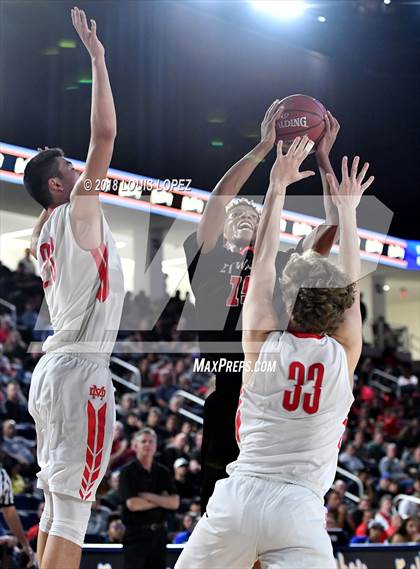 Thumbnail 3 in Etiwanda vs. Mater Dei (CIF SS Open DIV Semi Final) photogallery.