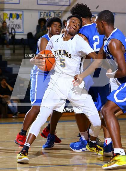 Thumbnail 3 in Serra vs. Campbell Hall (MLK Day Showdown) photogallery.