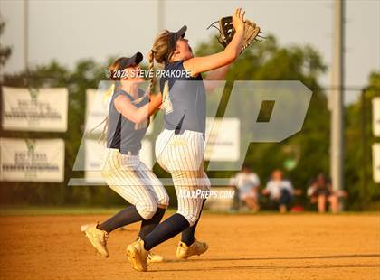 Thumbnail 2 in James Wood @ Woodgrove (VHSL Class 4 Quarterfinal) photogallery.