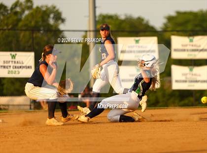 Thumbnail 1 in James Wood @ Woodgrove (VHSL Class 4 Quarterfinal) photogallery.