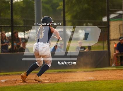 Thumbnail 2 in James Wood @ Woodgrove (VHSL Class 4 Quarterfinal) photogallery.
