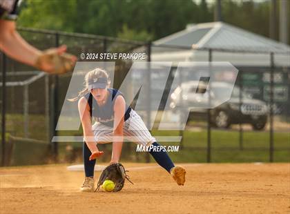 Thumbnail 2 in James Wood @ Woodgrove (VHSL Class 4 Quarterfinal) photogallery.
