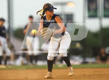 Thumbnail 2 in James Wood @ Woodgrove (VHSL Class 4 Quarterfinal) photogallery.