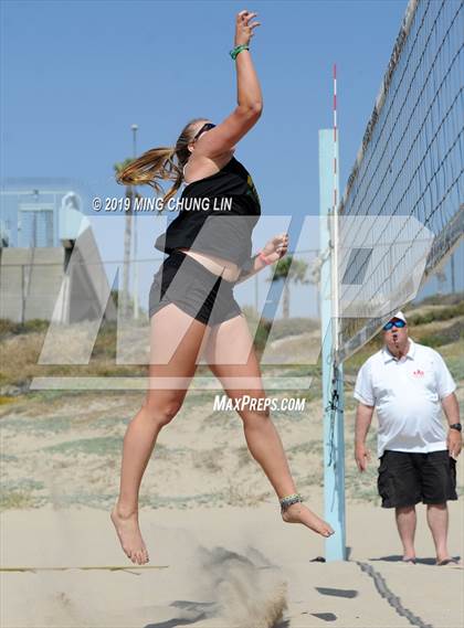 Thumbnail 2 in Mira Costa vs. Laguna Beach (IBVL Southern Pacific Final) photogallery.