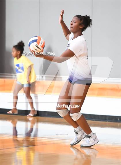 Thumbnail 3 in North Valley Christian Academy vs. Anthem Prep photogallery.