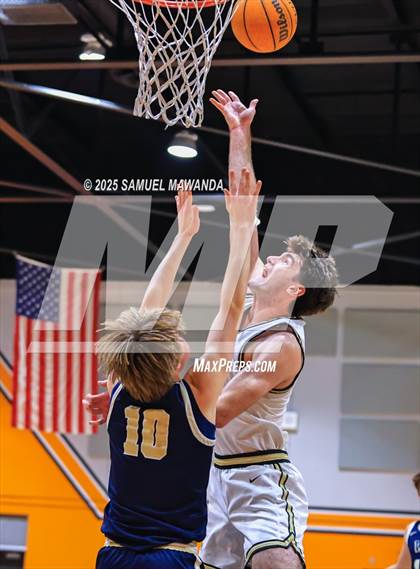 Thumbnail 2 in St. Francis vs West Ranch (2025 MLK Day Showdown) photogallery.