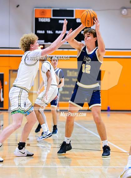 Thumbnail 3 in St. Francis vs West Ranch (2025 MLK Day Showdown) photogallery.
