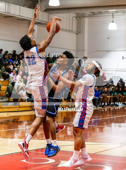 Thumbnail 3 in Our Lady of Mount Carmel vs. DeMatha (Capital Hoops Mayhem on Military) photogallery.
