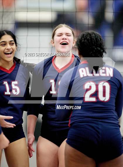 Thumbnail 1 in Allen vs Guyer photogallery.