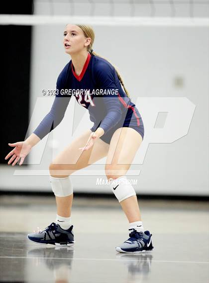 Thumbnail 2 in Allen vs Guyer photogallery.