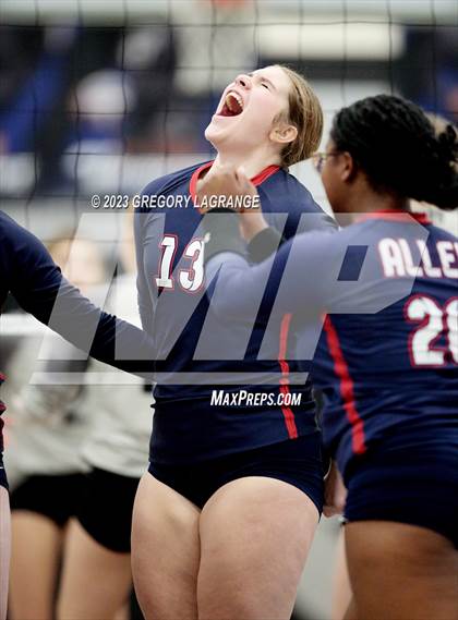 Thumbnail 3 in Allen vs Guyer photogallery.