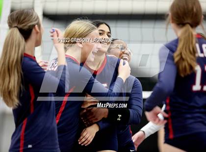 Thumbnail 3 in Allen vs Guyer photogallery.